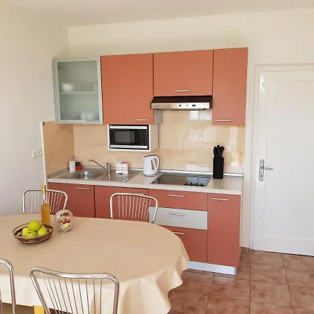 Lungomare Appartement *