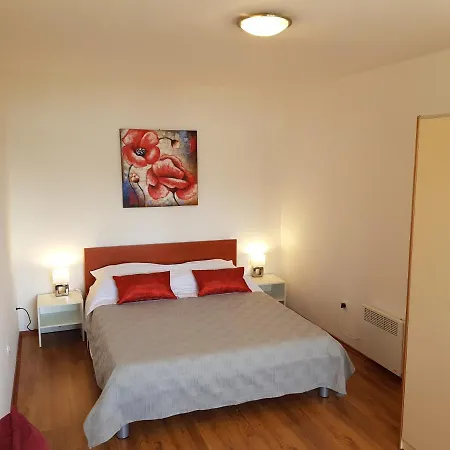 Lungomare Appartement *