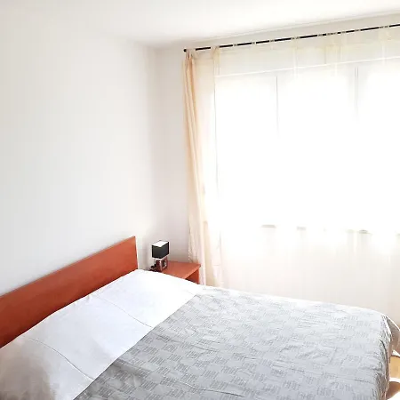 Lungomare Apartment *